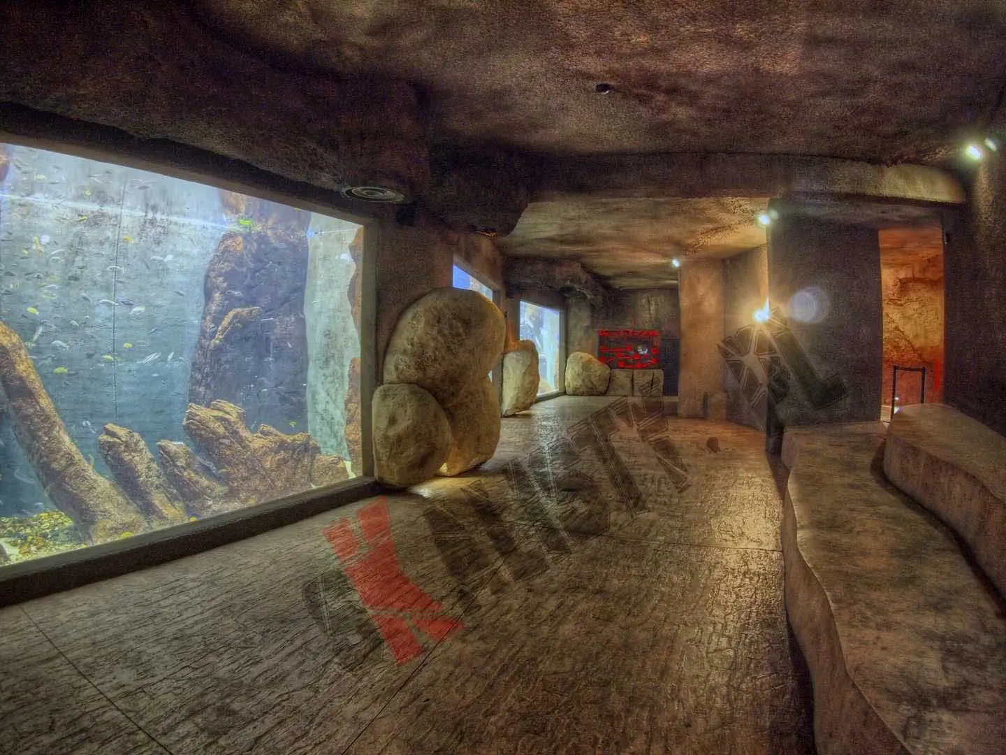 sztuczne-skaly-afrykarium-zoo-331.webp